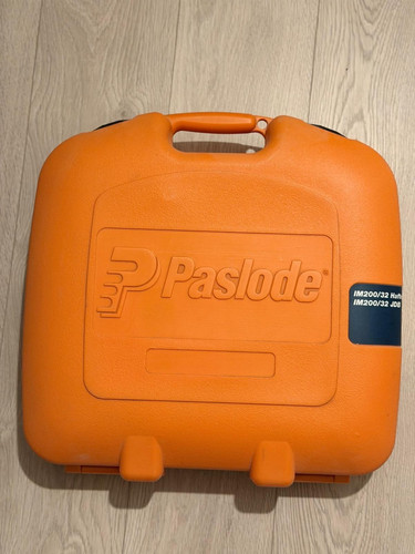 Paslode nail gun - , im200/32